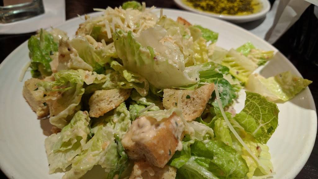 Carrabbas Italian Grill | restaurant | 18375 W Bluemound Rd, Brookfield, WI 53045, USA | 2627972548 OR +1 262-797-2548