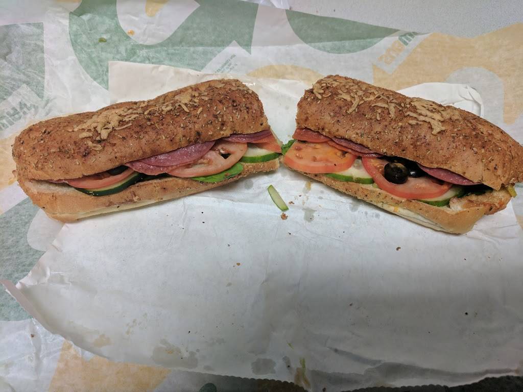 Subway | restaurant | Coast Guard Exchange, Yorktown, VA 23690, USA | 7578562849 OR +1 757-856-2849