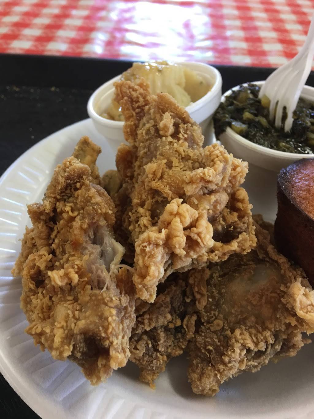 Chatmans Chicken Restaurant | restaurant | 1747 S WW White Rd, San Antonio, TX 78220, USA | 2103590245 OR +1 210-359-0245