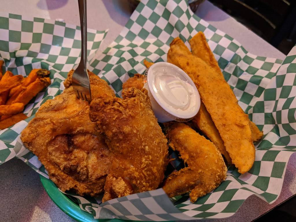 Model T Pub & Eatery | restaurant | 24281 US-101, Hoodsport, WA 98548, USA | 3608779883 OR +1 360-877-9883