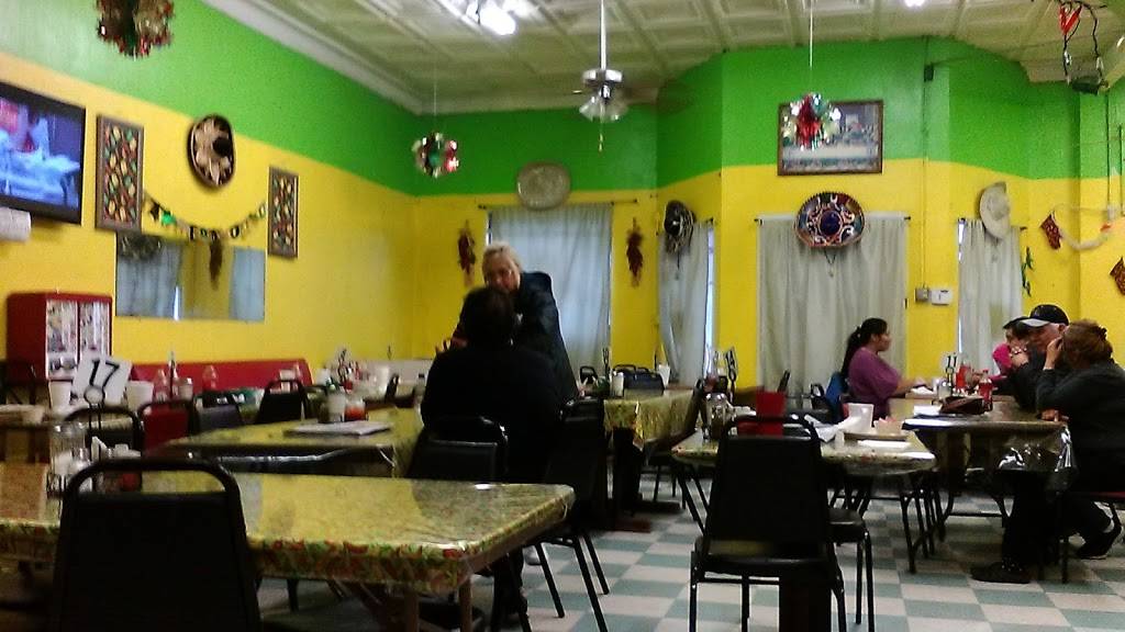 La Bandera Molino | restaurant | 2619 N Zarzamora St, San Antonio, TX 78201, USA | 2104340631 OR +1 210-434-0631