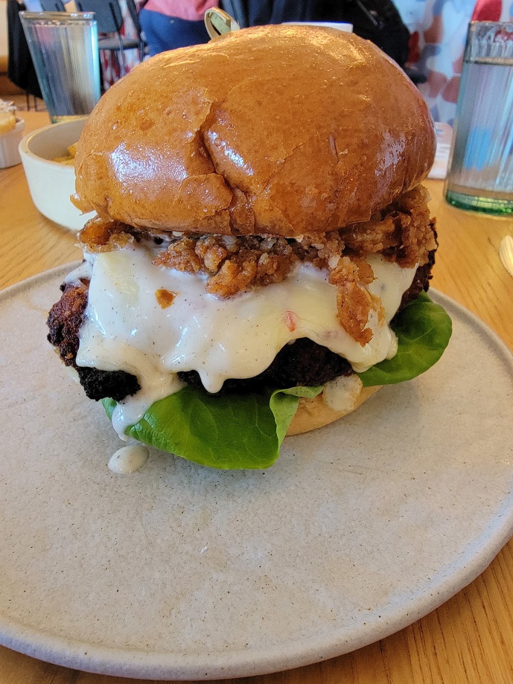 Hen House | restaurant | 679 S Mendenhall Rd, Memphis, TN 38117, USA | 9014995436 OR +1 901-499-5436