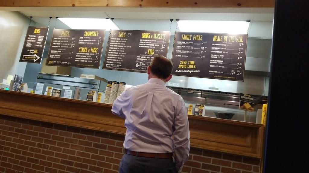 Dickeys Barbecue Pit | restaurant | 1668 E 2nd St, Beaumont, CA 92223, USA | 9512673480 OR +1 951-267-3480