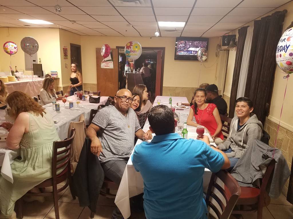 SideLines | restaurant | 65 Elm Rd, Newark, NJ 07105, USA | 8622377609 OR +1 862-237-7609