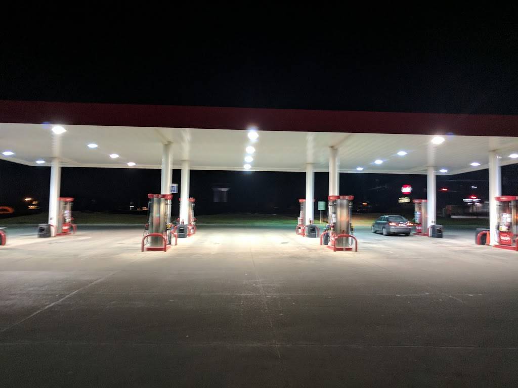 Kum & Go | meal takeaway | 610 N Kansas Ave, North Liberty, IA 52317, USA | 3196262412 OR +1 319-626-2412