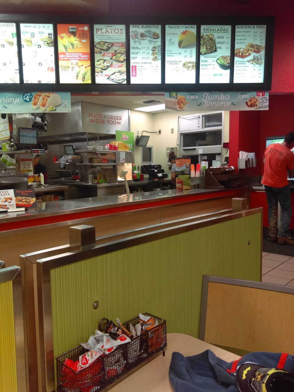 Del Taco | meal takeaway | 1194 E Yosemite Ave, Manteca, CA 95336, USA | 2092390233 OR +1 209-239-0233