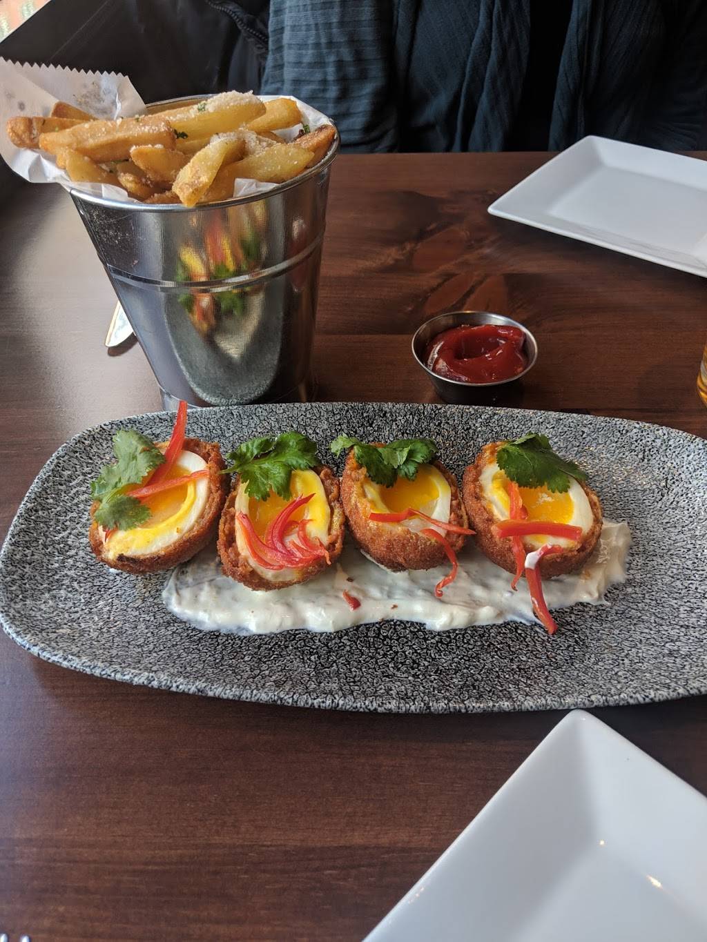 A&B Burgers - Causeway | restaurant | 115 Beverly St, Boston, MA 02114, USA | 8574492251 OR +1 857-449-2251