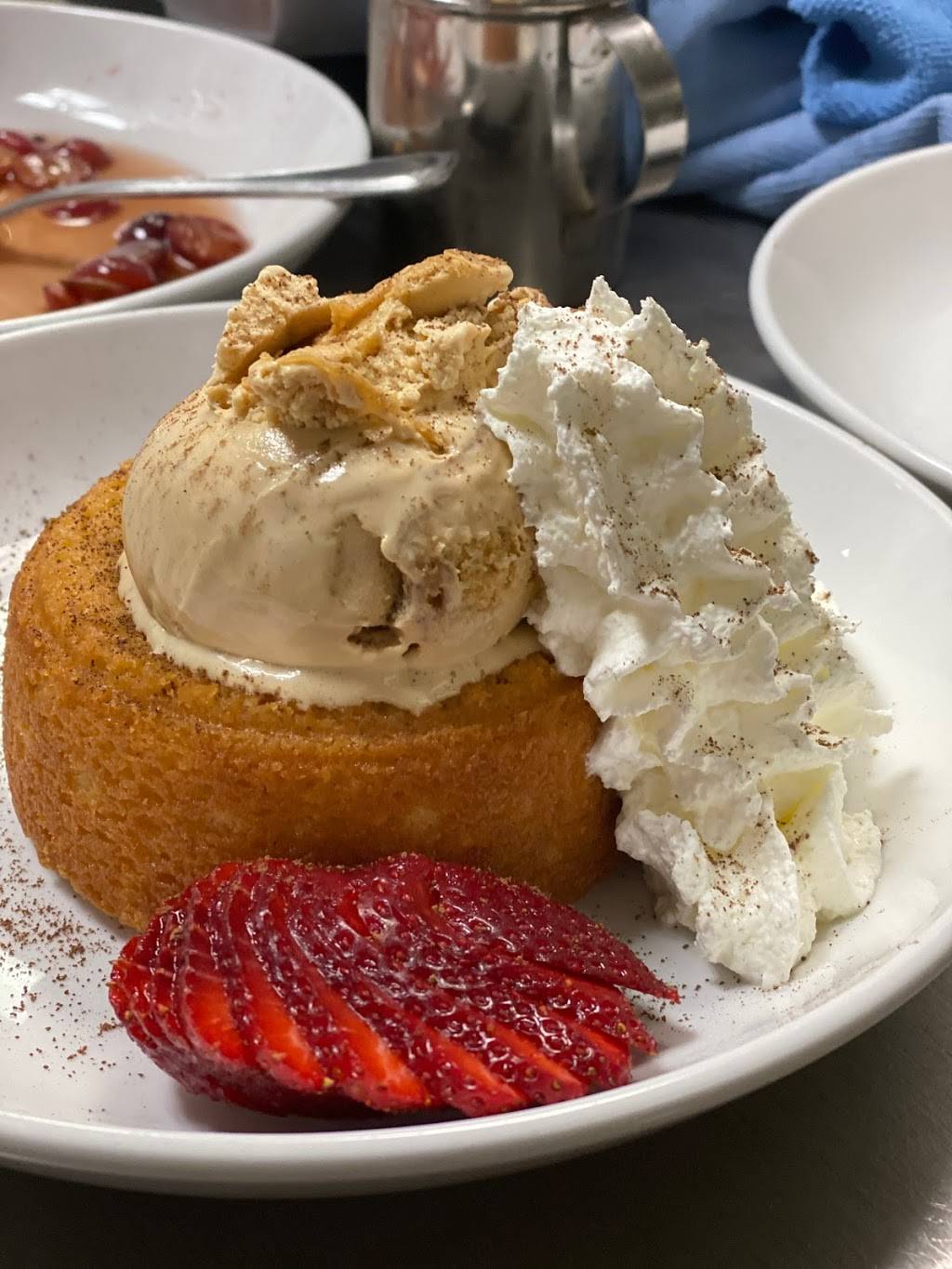 Vic & Olas | restaurant | 20775 N Pima Rd Unit 110, Scottsdale, AZ 85255, USA | 4805132048 OR +1 480-513-2048