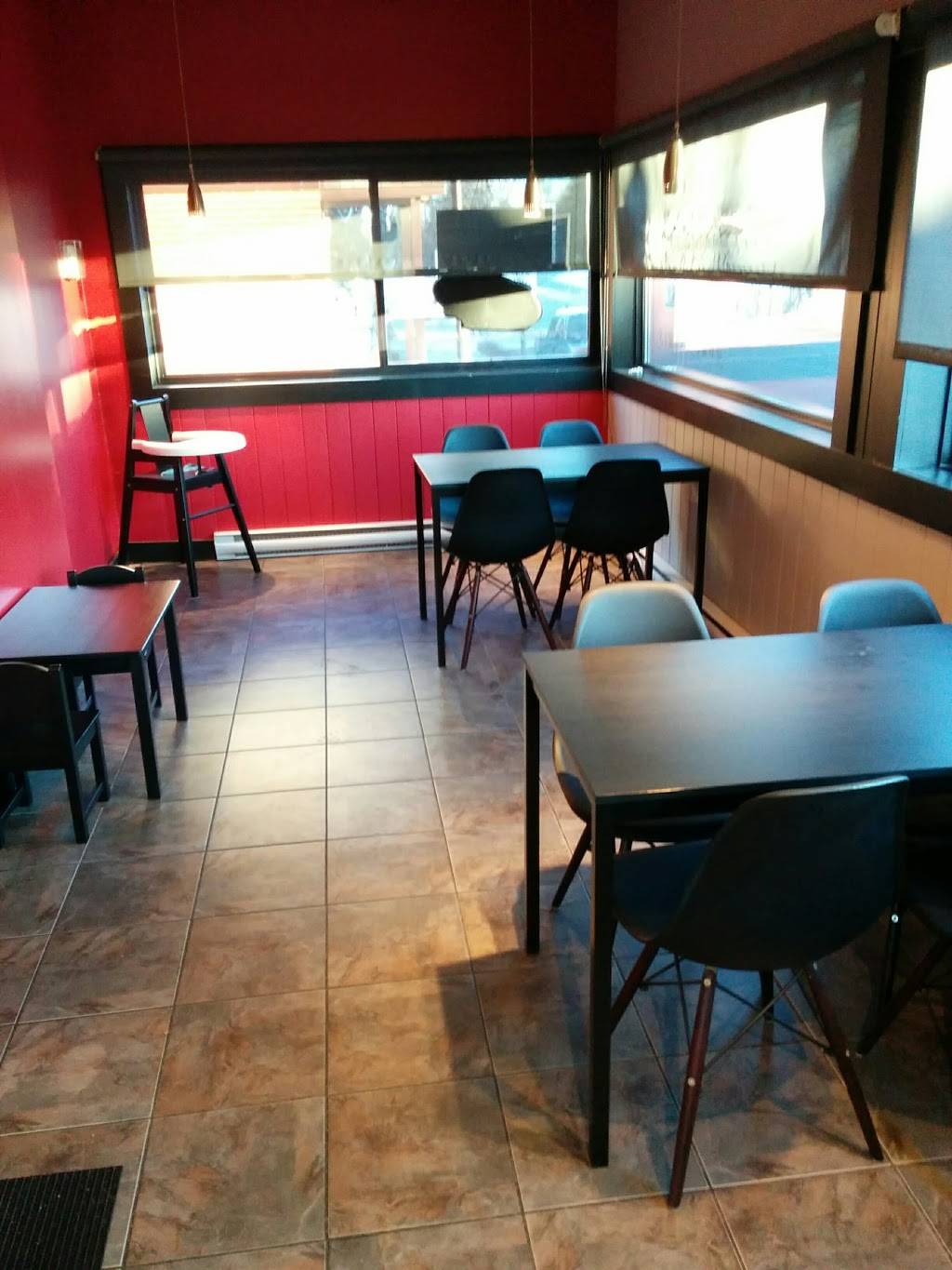 Pizza La Différence | restaurant | 556 Avenue de Buckingham, Gatineau, QC J8L 1N2, Canada | 8199862000 OR +1 819-986-2000