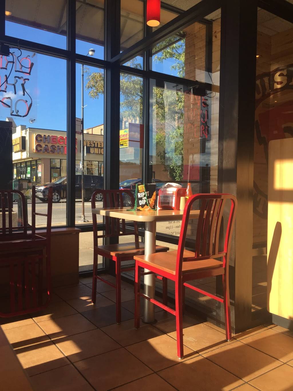 Popeyes Louisiana Kitchen | restaurant | 2355 W Addison St, Chicago, IL 60618, USA | 7732966545 OR +1 773-296-6545