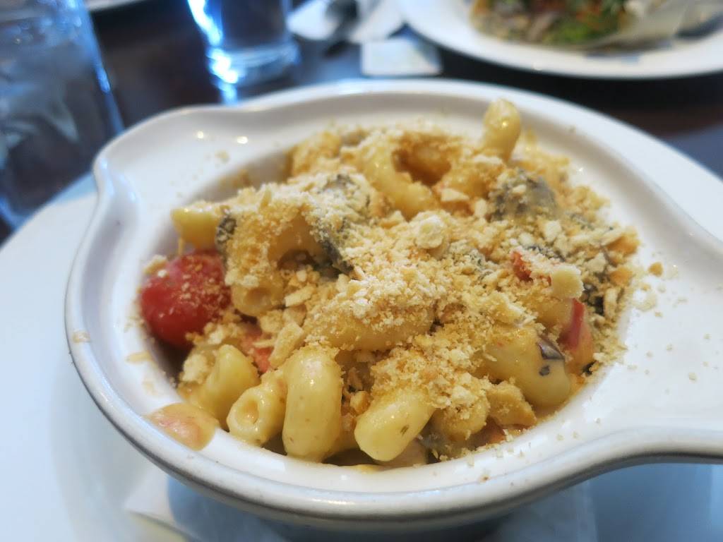 The Uptown Pub House | restaurant | 3185 Yonge St, Toronto, ON M4N 2K9, Canada | 4164802828 OR +1 416-480-2828