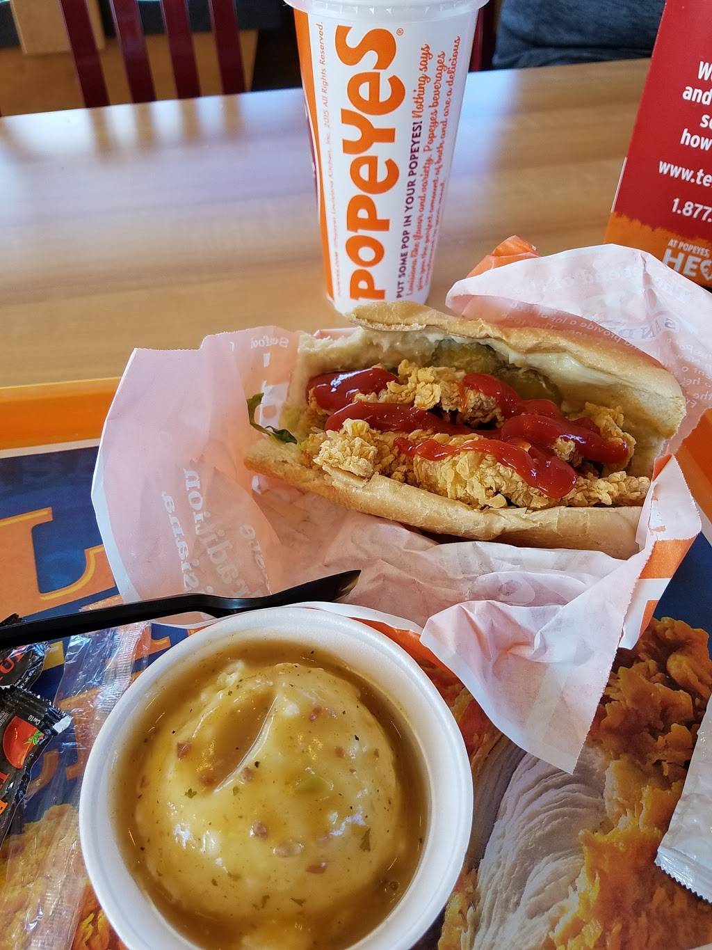 Popeyes Louisiana Kitchen | restaurant | 3352 Broad St, Chattanooga, TN 37409, USA | 4232651995 OR +1 423-265-1995