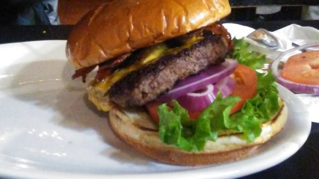 Round the Clock Highland | restaurant | 9010 Indianapolis Blvd, Highland, IN 46322, USA | 2199234546 OR +1 219-923-4546