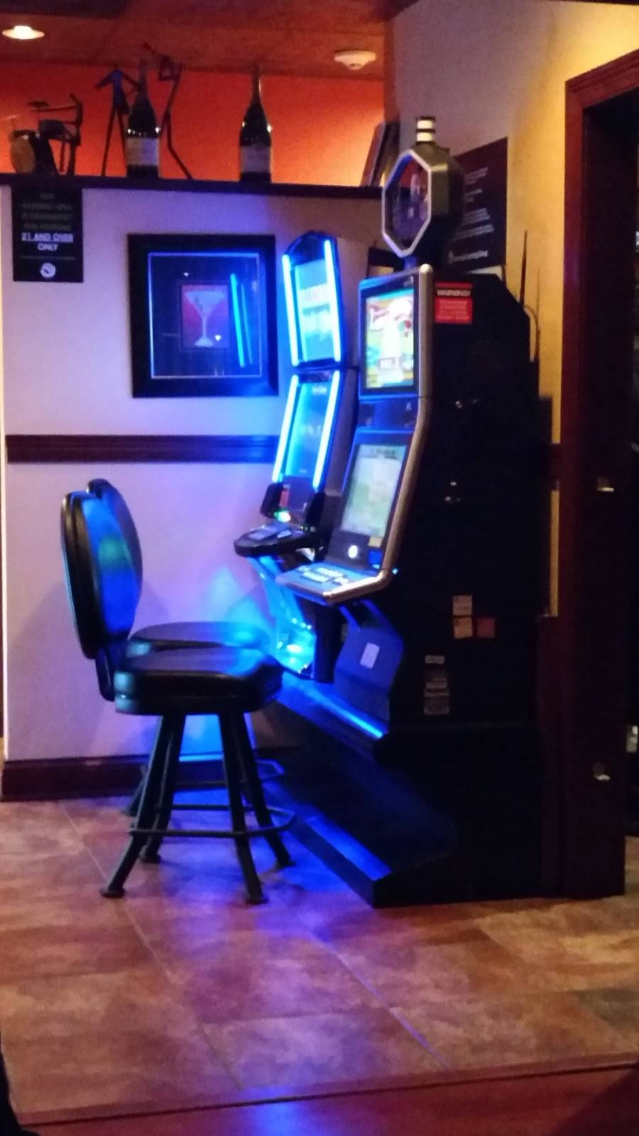 Olive Or Twist | night club | 6906 Windsor Ave, Berwyn, IL 60402, USA | 7084841808 OR +1 708-484-1808