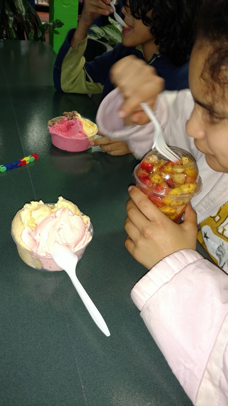 United Paleteria y Neveria | restaurant | 137 Pelton Center Way, San Leandro, CA 94577, USA | 5106779237 OR +1 510-677-9237