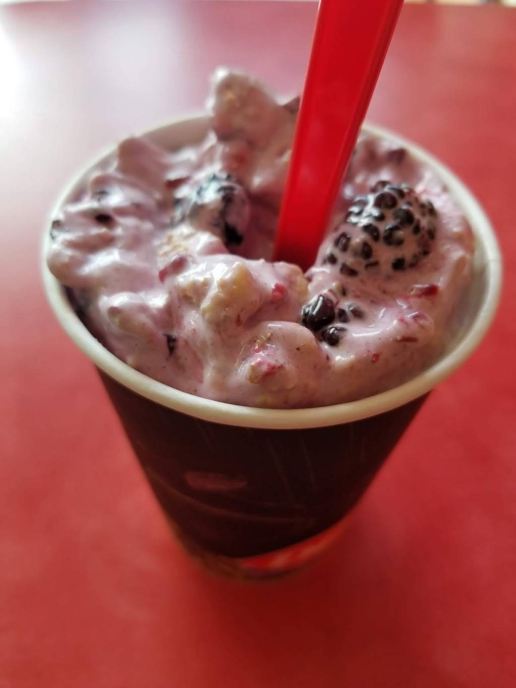 Dairy Queen | restaurant | 7011 W Dempster Street, Niles, IL 60714, USA | 8475810094 OR +1 847-581-0094