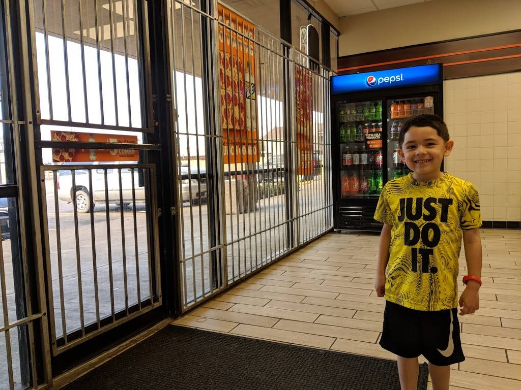 Little Caesars Pizza | meal takeaway | 8060 Ferguson Rd, Dallas, TX 75228, USA | 2146604200 OR +1 214-660-4200