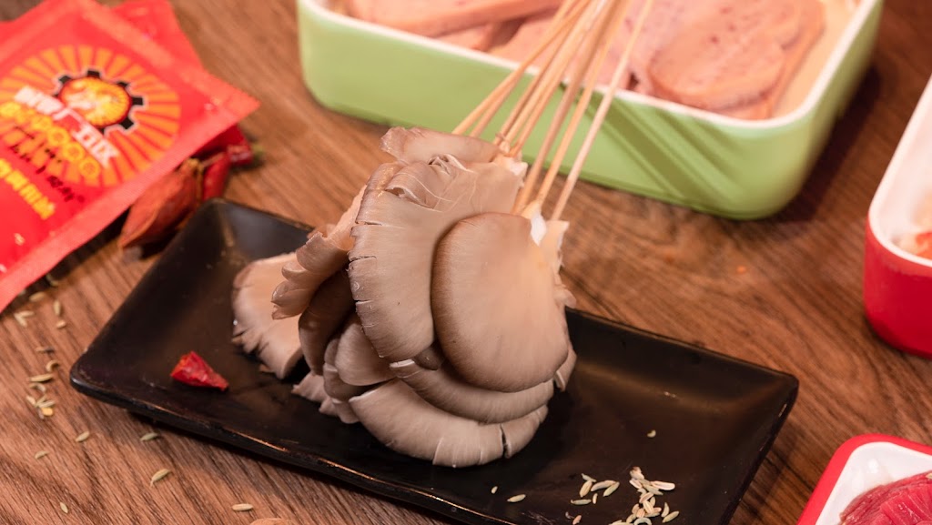 Gus Skewers Hot Pot | restaurant | 425 Gellert Blvd, Daly City, CA 94015, USA | 6507458314 OR +1 650-745-8314