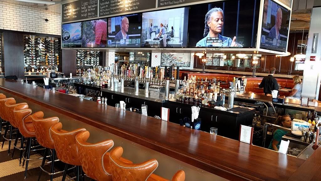 Maggie McFlys® Virginia Beach | restaurant | 701 Lynnhaven Pkwy #1046, Virginia Beach, VA 23452, USA | 7573064950 OR +1 757-306-4950