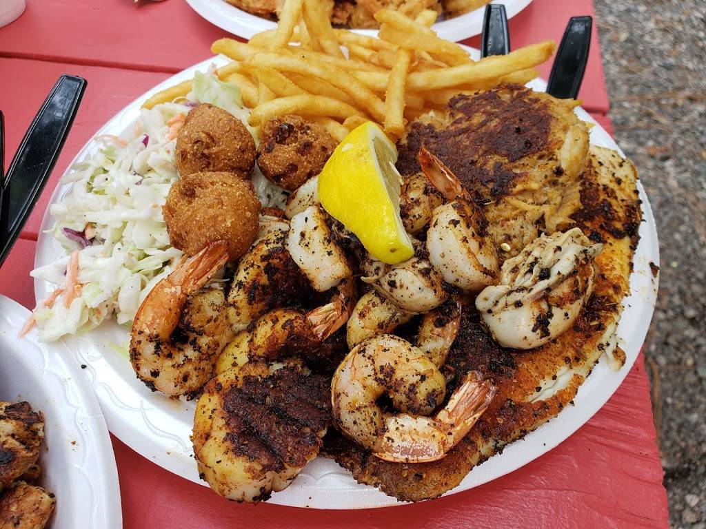The Sea Shack | restaurant | 6 Executive Park Rd, Hilton Head Island, SC 29928, USA | 8437852464 OR +1 843-785-2464