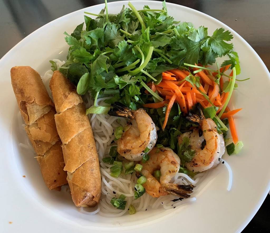 Pho Amour | restaurant | 16421 Sierra Lakes Pkwy #102, Fontana, CA 92336, USA | 9093208880 OR +1 909-320-8880