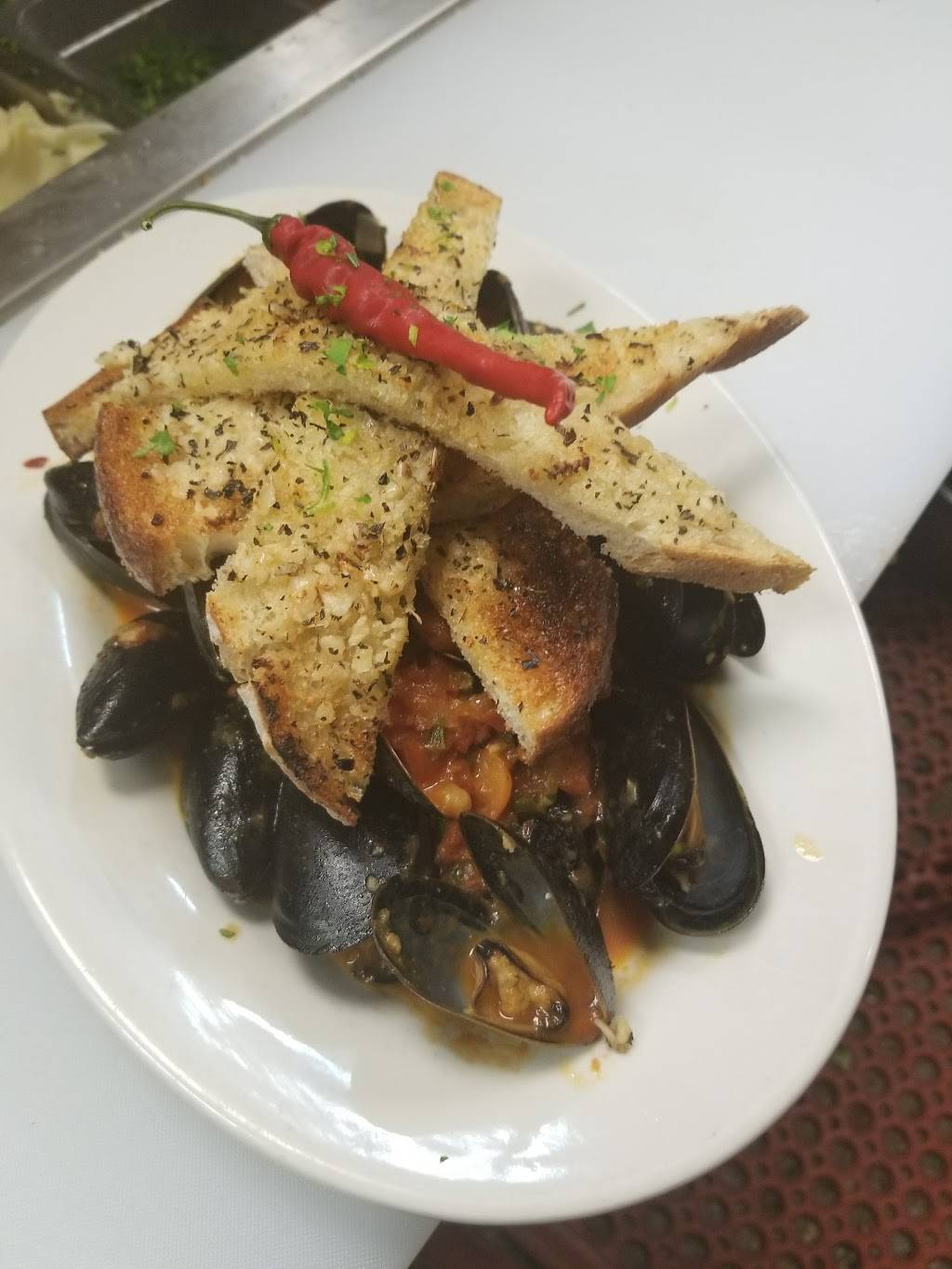 Poppys Place | restaurant | 12 Verbena Ave, Floral Park, NY 11001, USA | 5163582705 OR +1 516-358-2705