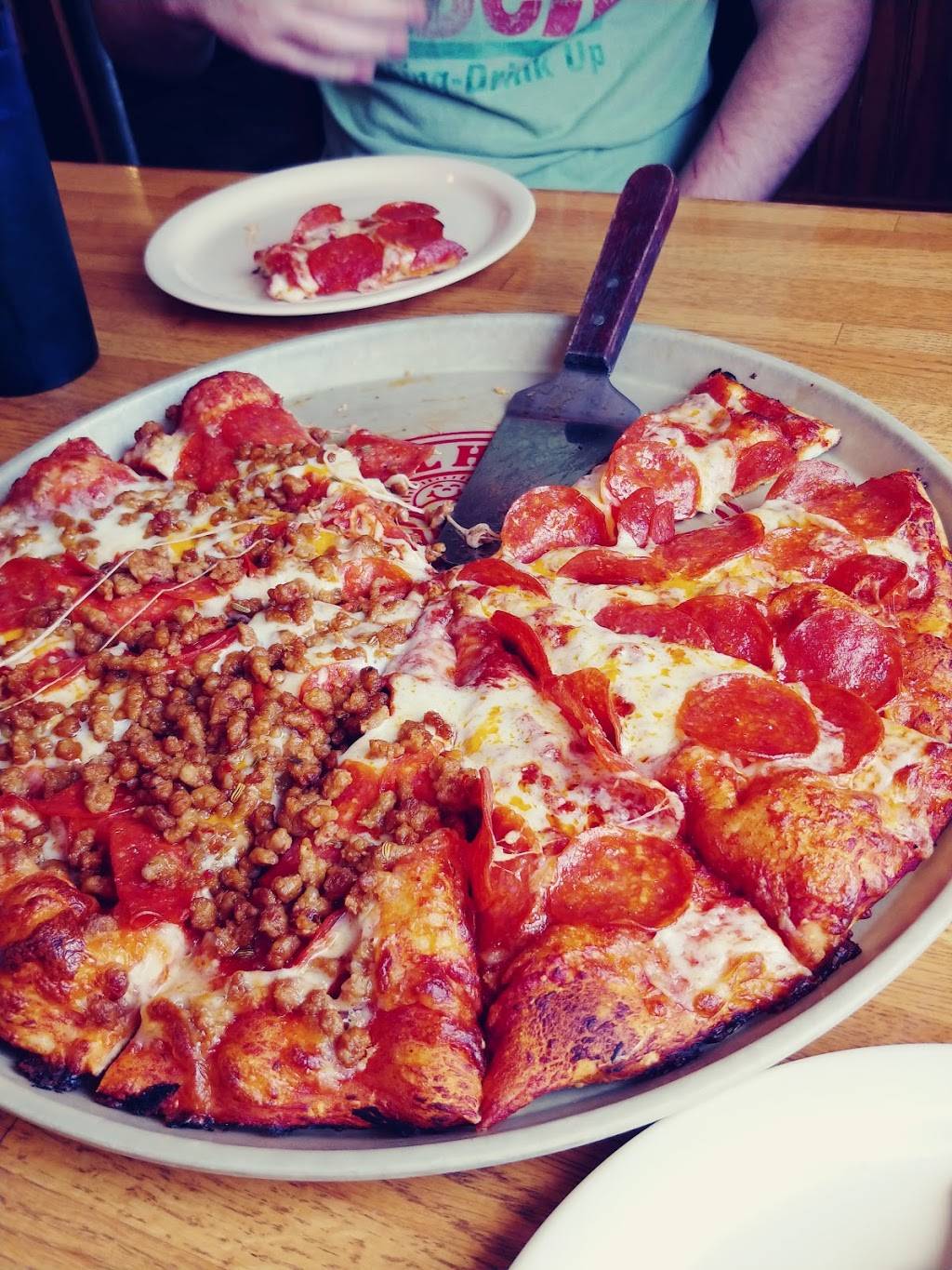 Happy Joes Pizza & Ice Cream - LeClaire | restaurant | 119 N Cody Rd, Le Claire, IA 52753, USA | 5632893305 OR +1 563-289-3305