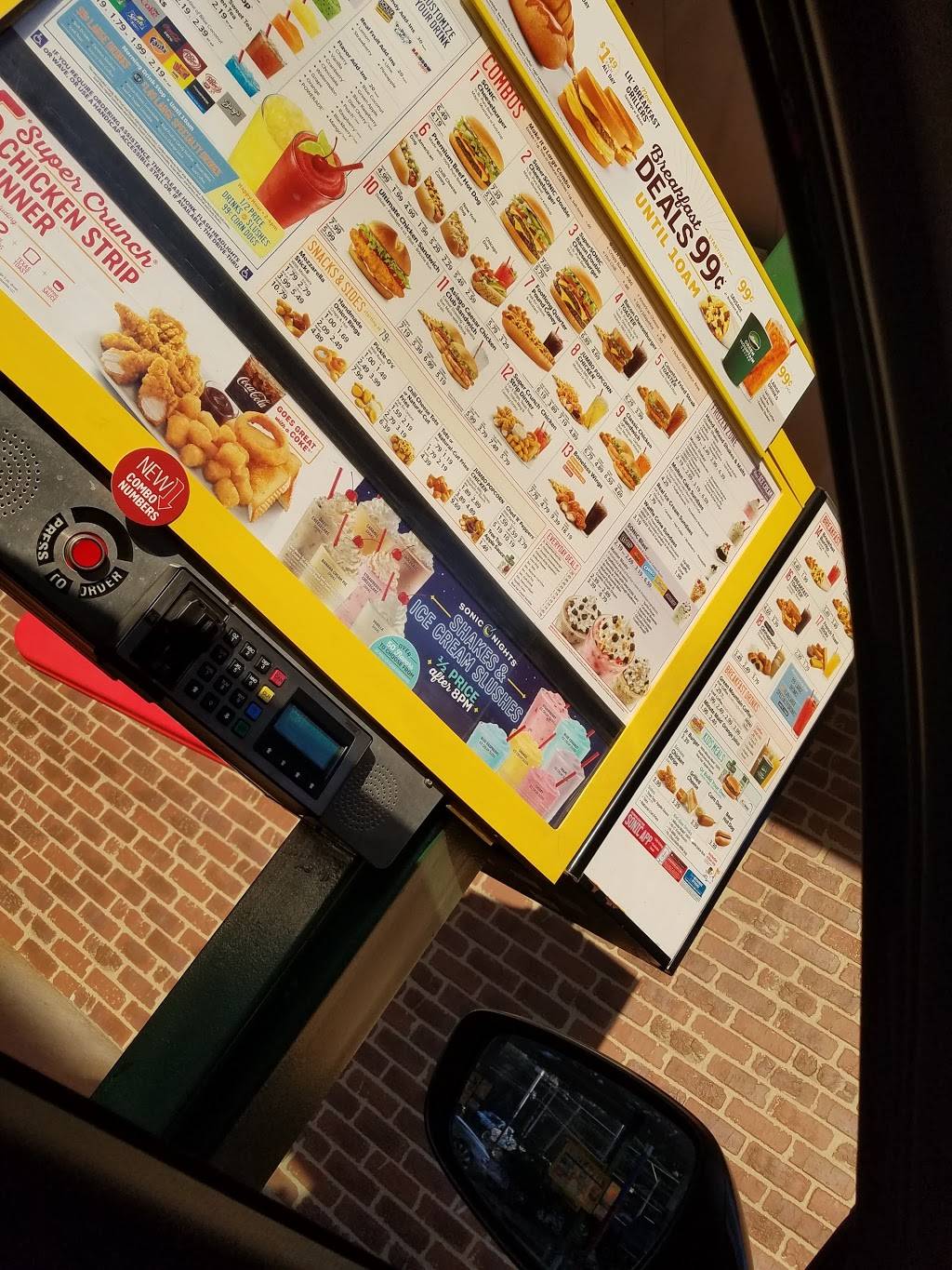 Sonic Drive-In | restaurant | 4525 Stage Rd, Memphis, TN 38128, USA | 9013831722 OR +1 901-383-1722