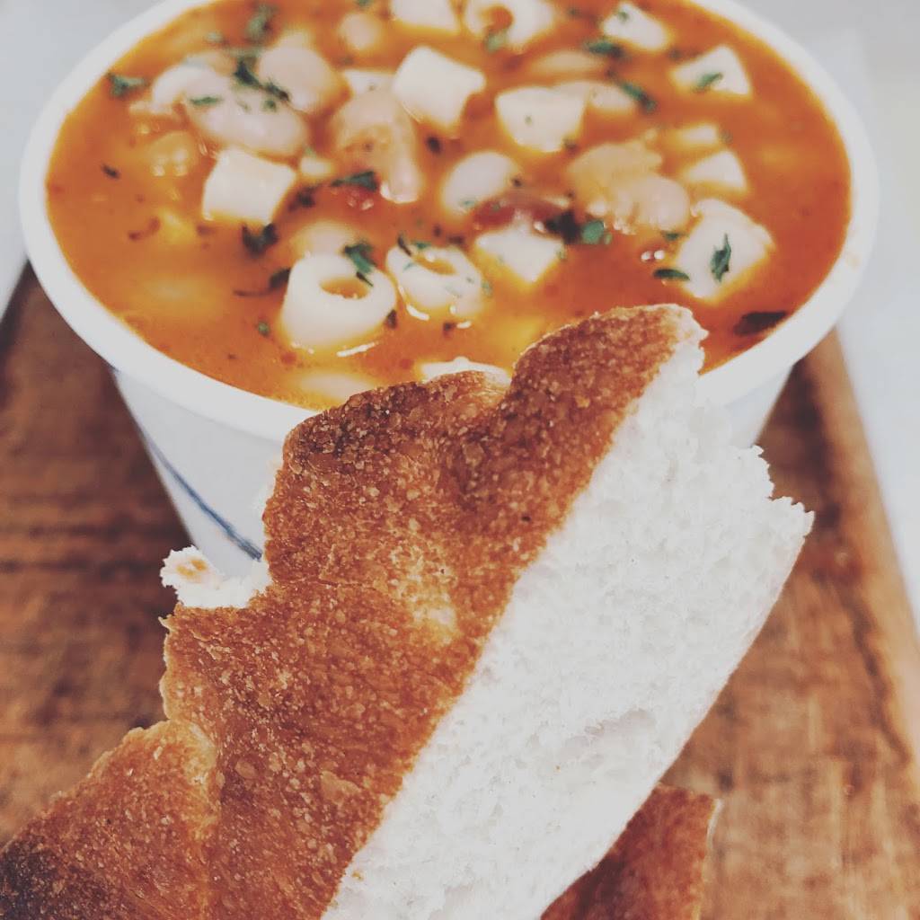 Chickys Grill and Pizza | restaurant | 19 Cedar Heights Rd, Stamford, CT 06905, USA | 2039688166 OR +1 203-968-8166