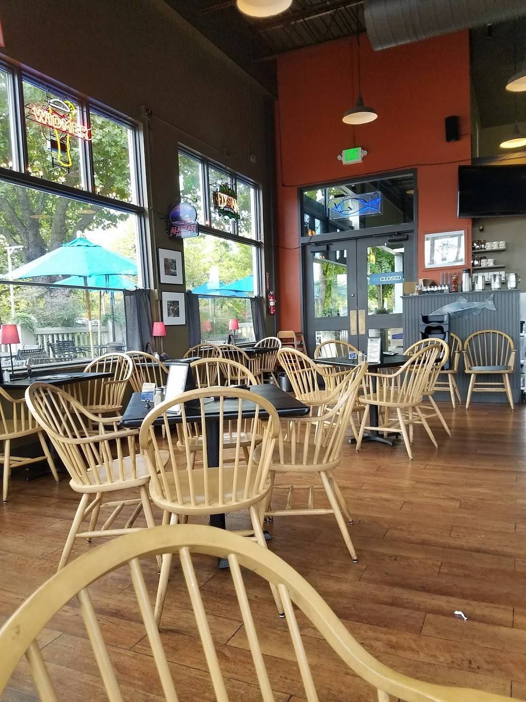 Highliner Public House | restaurant | 3909 18th Ave W, Seattle, WA 98119, USA | 2062161254 OR +1 206-216-1254