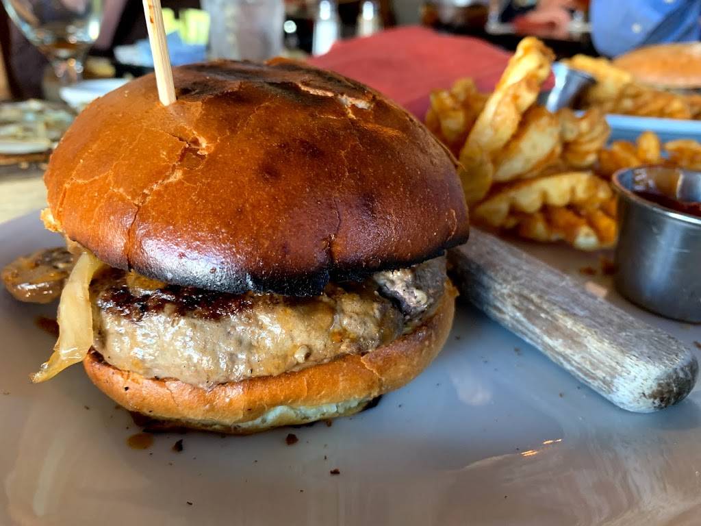 Tommy Vs Urban Kitchen & Bar | restaurant | 2659 Gateway Rd, Carlsbad, CA 92010, USA | 7606021949 OR +1 760-602-1949