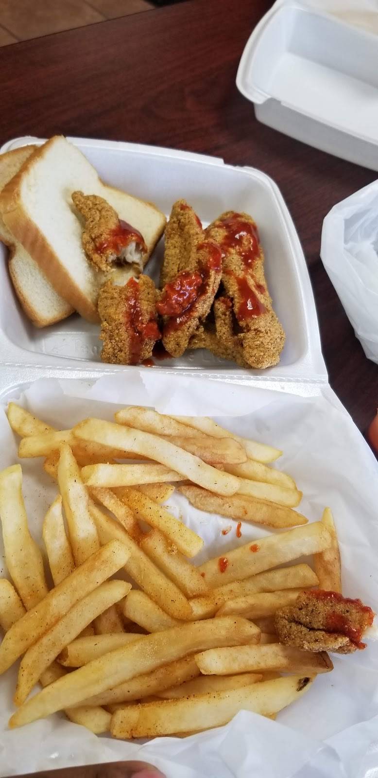 J & S Catfish | restaurant | 4831 S Lancaster Rd, Dallas, TX 75216, USA | 2143764110 OR +1 214-376-4110