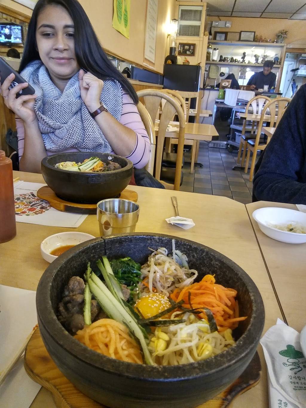 Chun Ju Restaurant | restaurant | 5707 W Dempster St, Morton Grove, IL 60053, USA | 8474700066 OR +1 847-470-0066