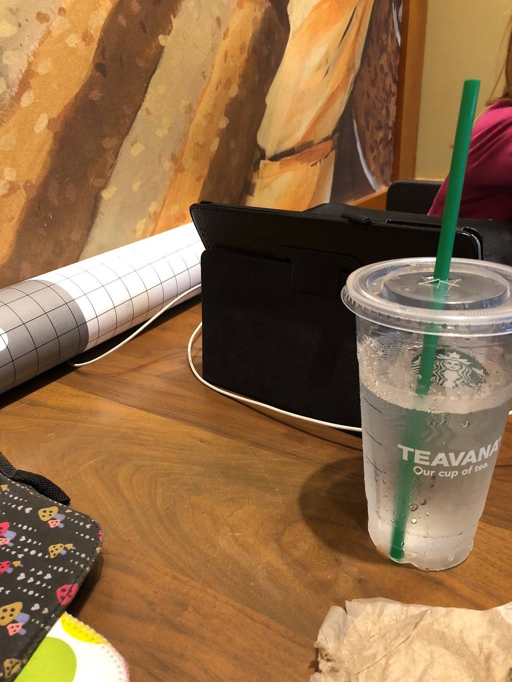 Starbucks | cafe | 4441 W Ashlan Ave, Fresno, CA 93722, USA | 5592768642 OR +1 559-276-8642