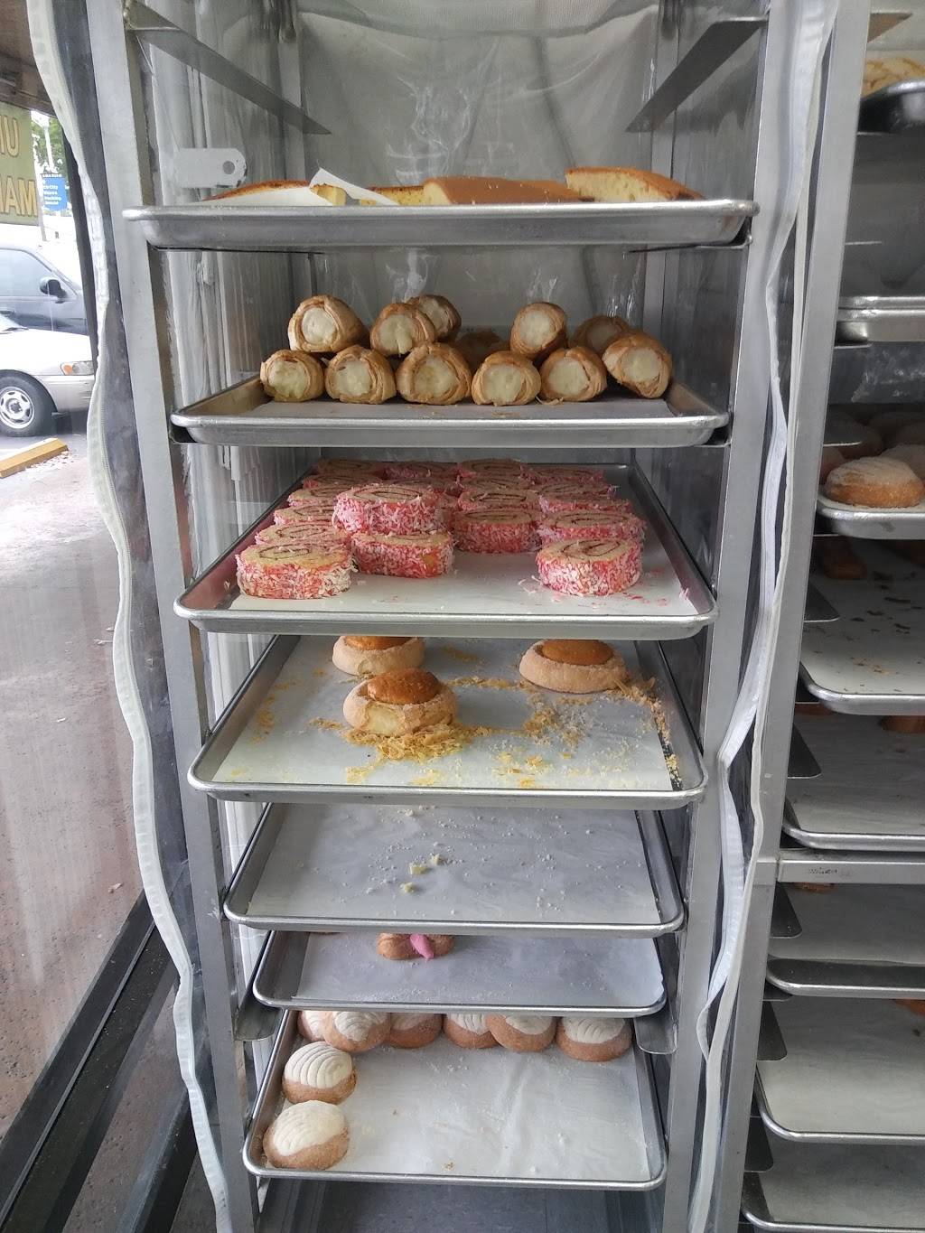Panaderia La Pequeña | bakery | 888 W Lincoln Ave, Anaheim, CA 92805, USA | 7148178254 OR +1 714-817-8254