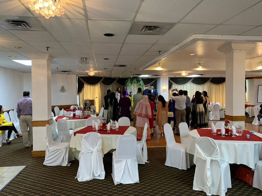 Simply Delicious Restaurant & Banquet Centre | restaurant | 7850 Woodbine Ave, Markham, ON L3R 4S1, Canada | 9057520353 OR +1 905-752-0353