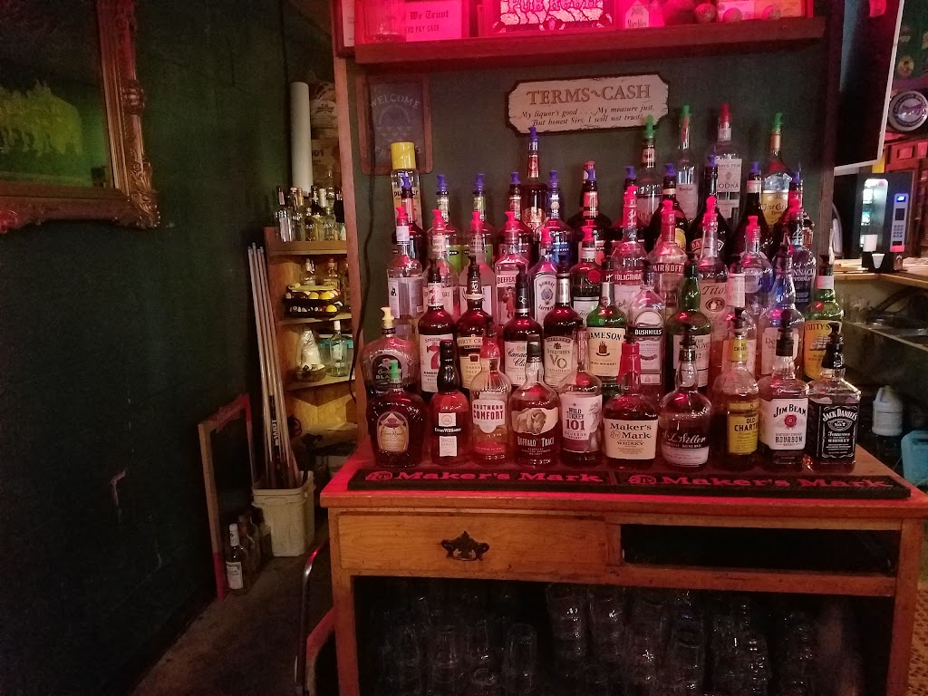 Spectators Grill & Pub | restaurant | 1012 W 34th St, North Little Rock, AR 72118, USA | 5017910990 OR +1 501-791-0990