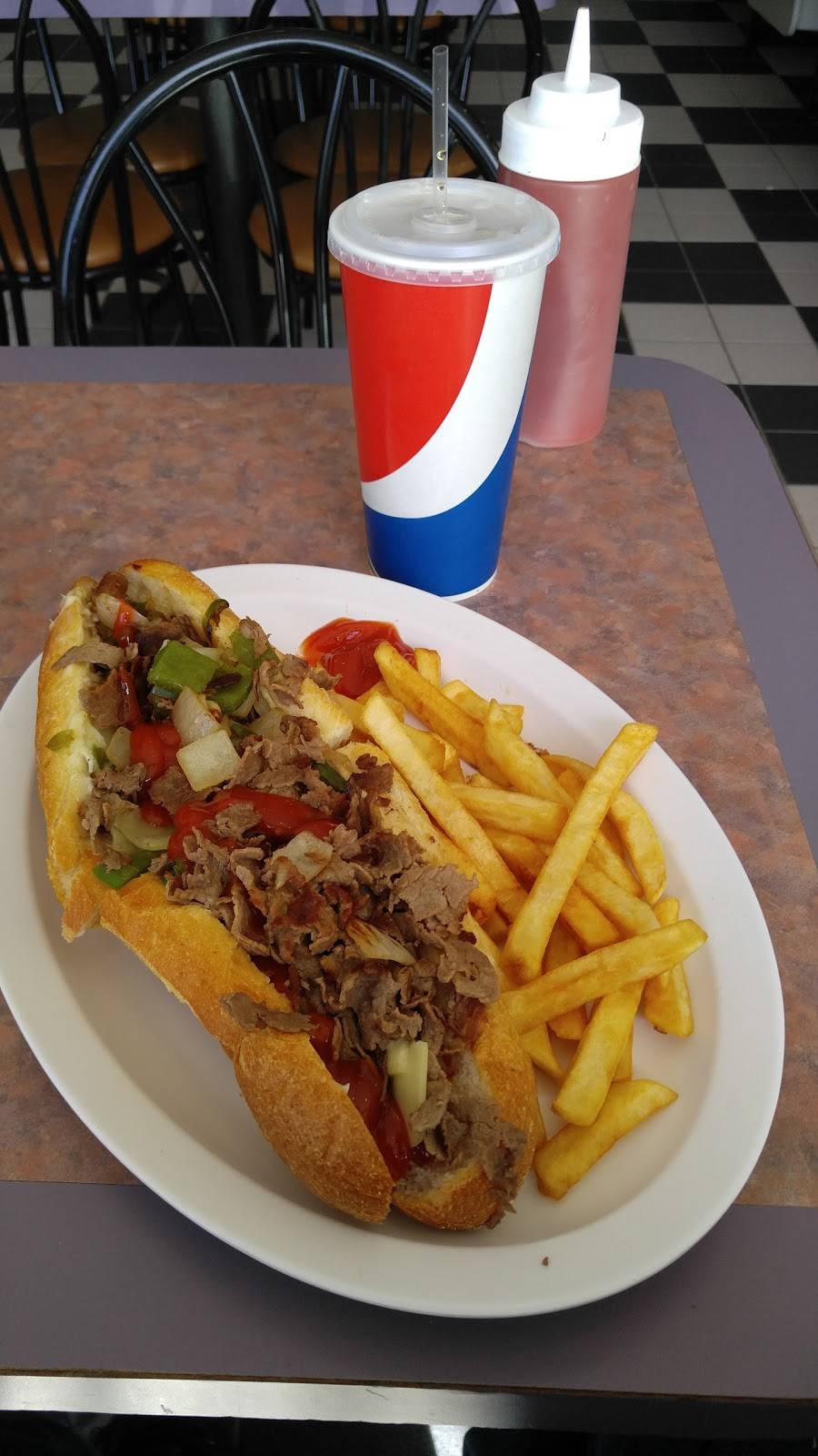 Arianas Pizzeria & Italian | restaurant | 230 Levittown Pkwy, Levittown, PA 19054, USA | 2159498785 OR +1 215-949-8785