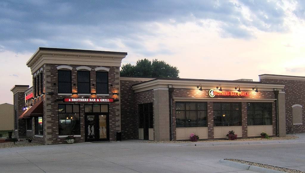 4 Brothers Bar & Grill | restaurant | 1430 Two Rivers Blvd, Le Mars, IA 51031, USA | 7125484444 OR +1 712-548-4444