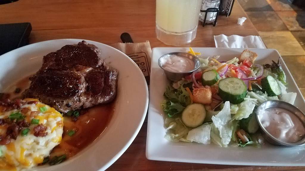 Chilis Grill & Bar | restaurant | 1741 Manhattan Blvd, Harvey, LA 70058, USA | 5043675594 OR +1 504-367-5594