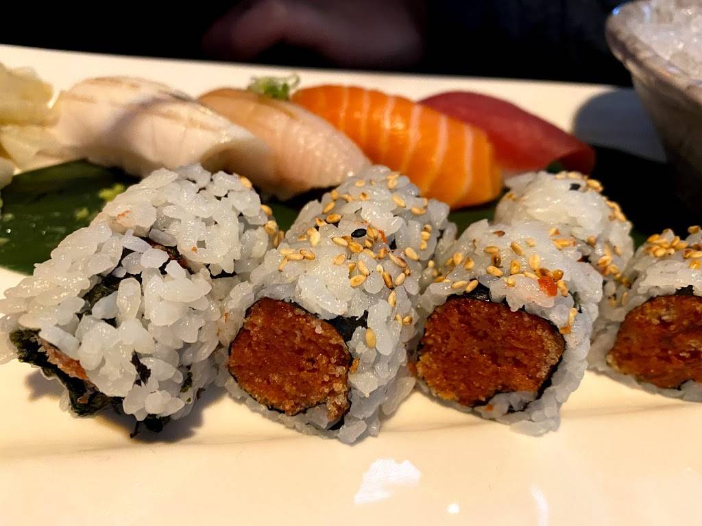 Wasabi Johnston | restaurant | 8705 Chambery Blvd #700, Johnston, IA 50131, USA | 5152529998 OR +1 515-252-9998