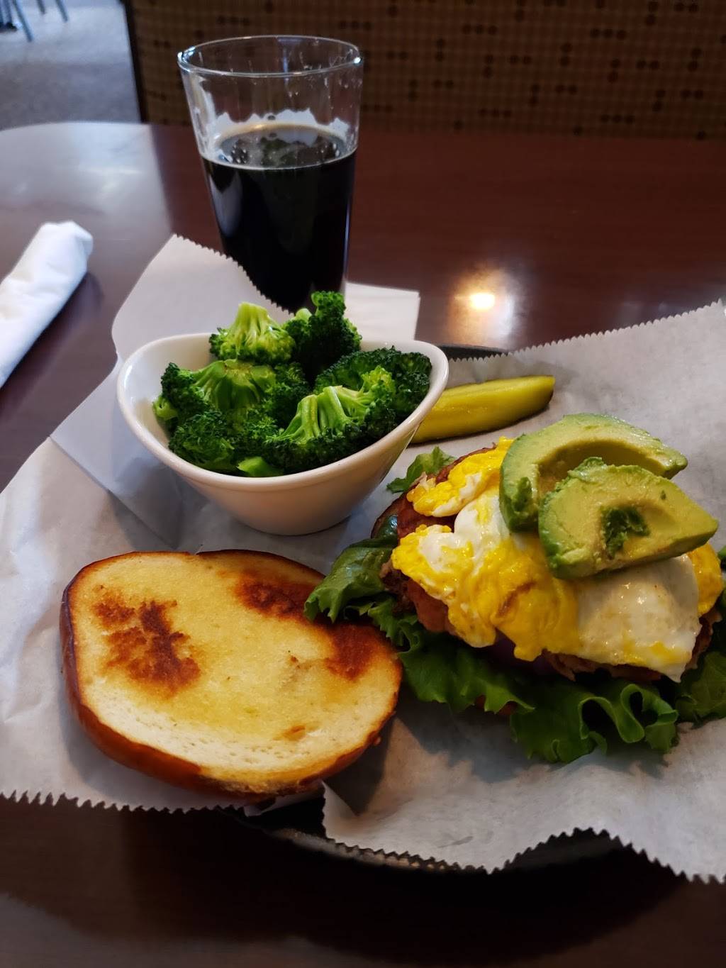 Latitude 43 Grill & Bar | restaurant | 1013 N Henry St, Bay City, MI 48706, USA | 9893919868 OR +1 989-391-9868