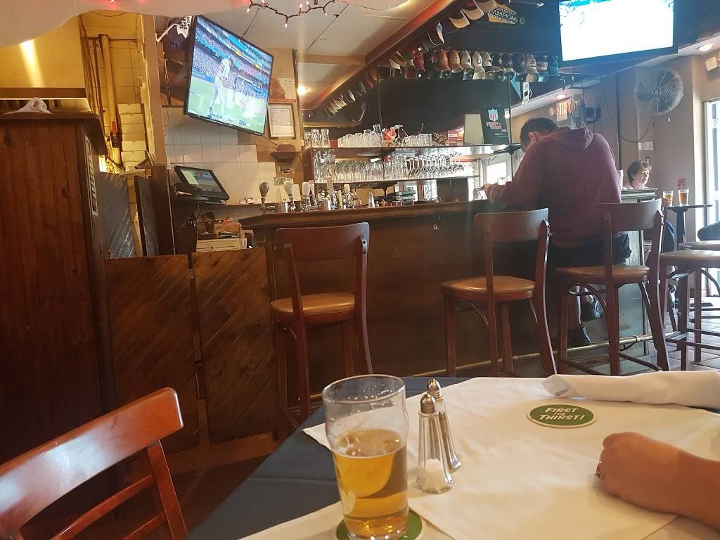 Cudas Tap & Grill | restaurant | 1107 Lorne Park Rd, Mississauga, ON L5H 3A1, Canada | 9052743318 OR +1 905-274-3318