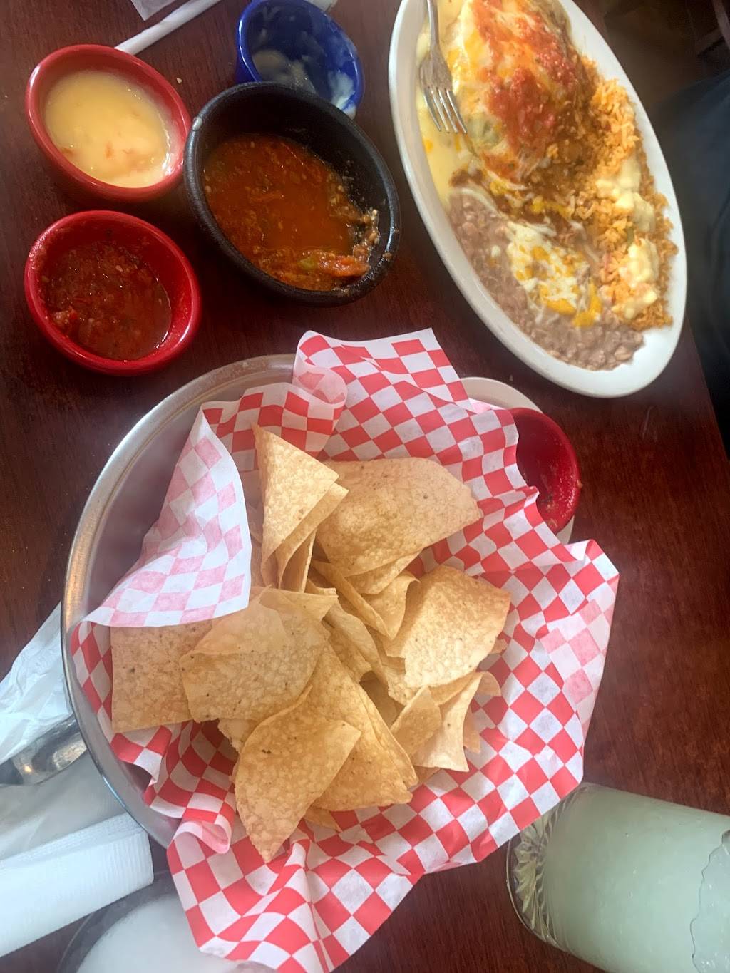 Los Compadres Cafe | restaurant | 1316 N Interstate Dr, Norman, OK 73072, USA | 4053608680 OR +1 405-360-8680