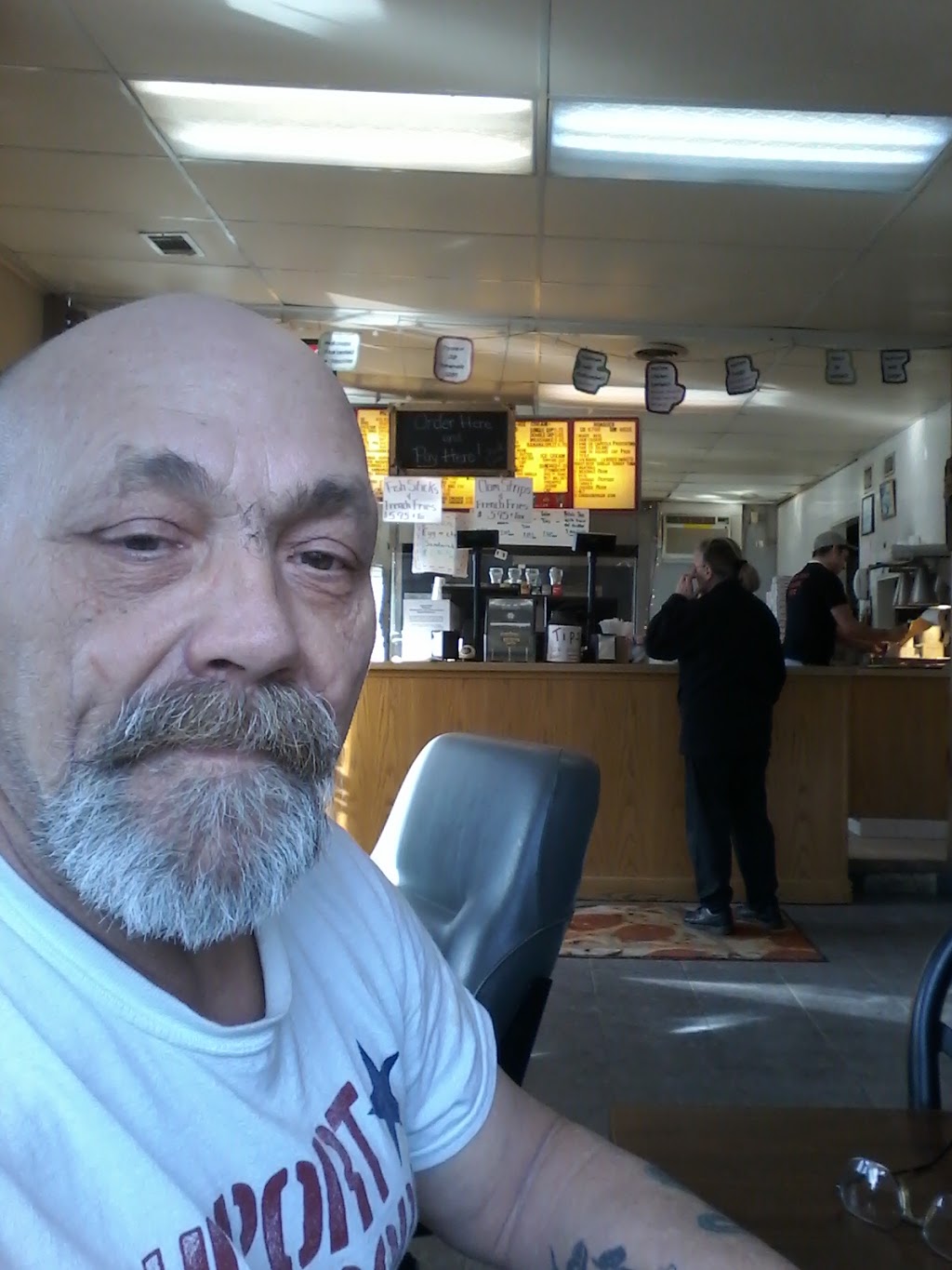 Moore Pizza | restaurant | 2712 Mountain View Dr, Bath, PA 18014, USA | 6108376484 OR +1 610-837-6484