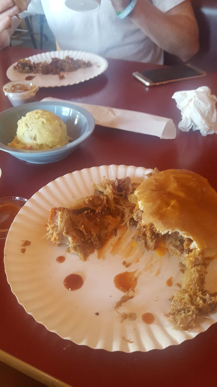 Hickry House | restaurant | 1505 Memorial Dr, Marietta, OK 73448, USA | 5802763269 OR +1 580-276-3269