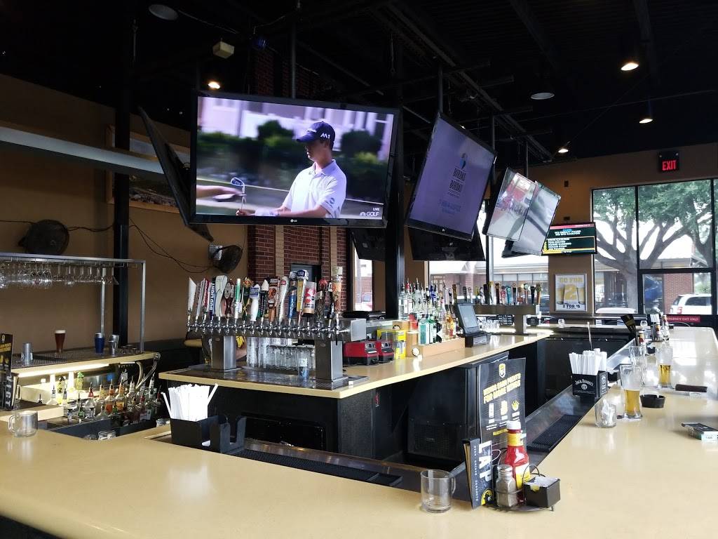 Buffalo Wild Wings | restaurant | 11400 University Blvd, Orlando, FL 32817, USA | 4072504880 OR +1 407-250-4880