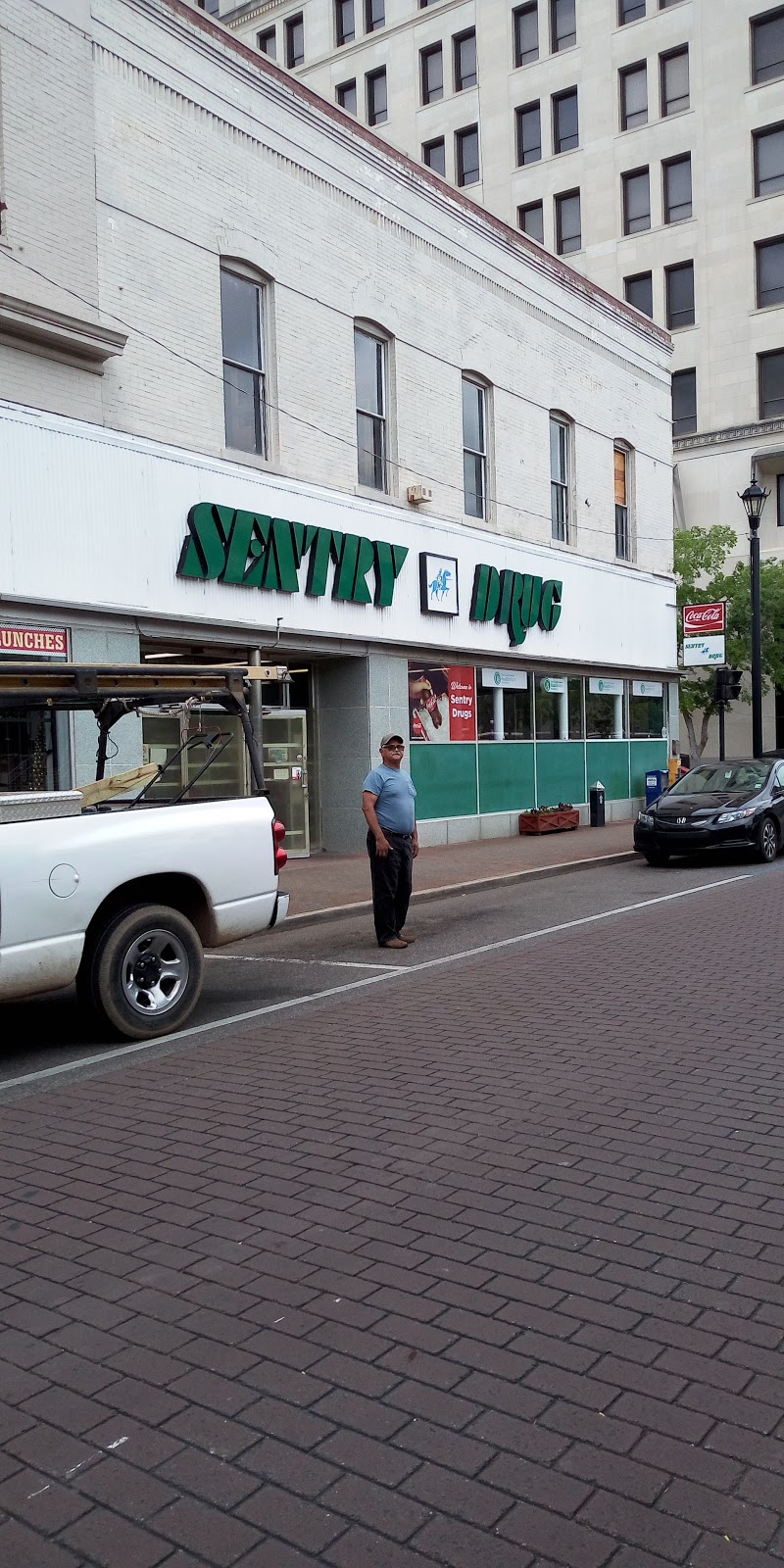 Sentry Grill | restaurant | 1002 3rd St, Alexandria, LA 71301, USA | 3184450952 OR +1 318-445-0952