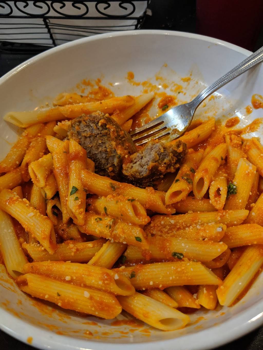 Utica Pizza Company | restaurant | 628 S Main St, North Syracuse, NY 13212, USA | 3152143060 OR +1 315-214-3060