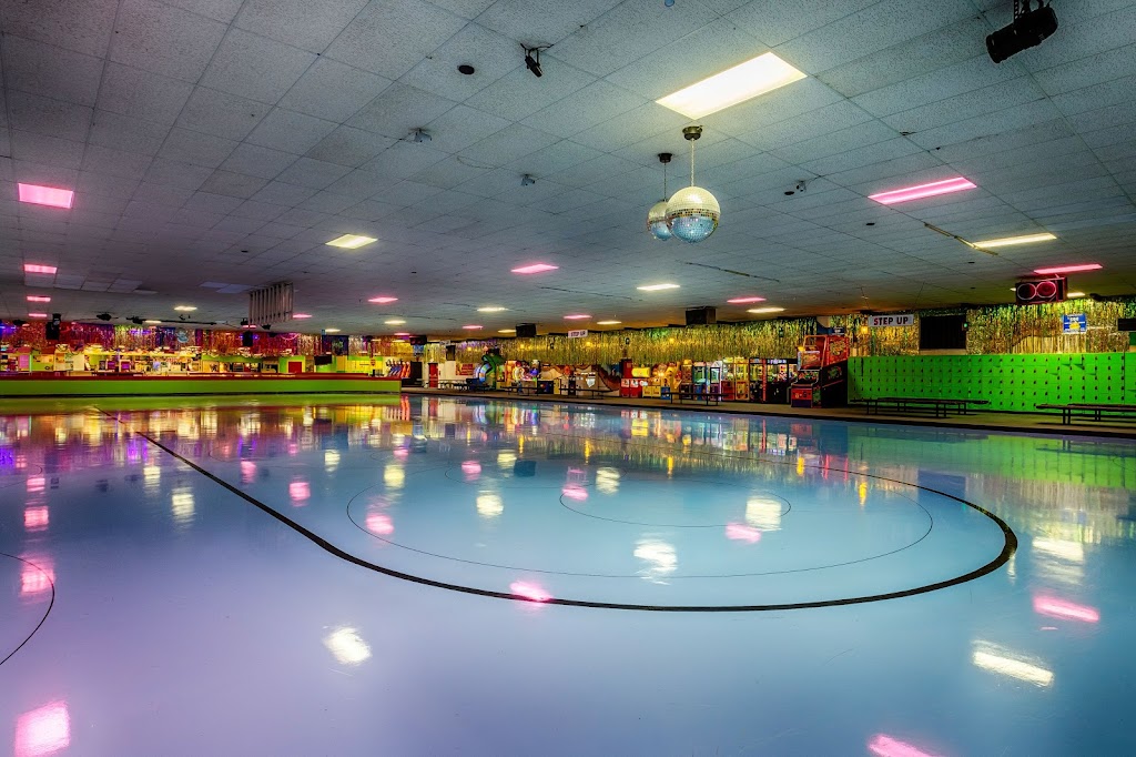 Skateland | cafe | 7 E Southern Ave, Mesa, AZ 85210, USA | 4808337775 OR +1 480-833-7775